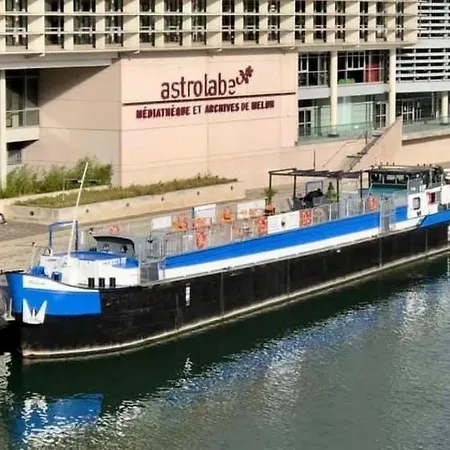 Peniche Le Madison Melun